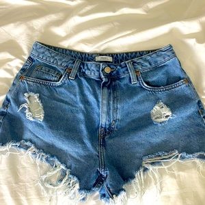 Forever 21 frayed shorts size 27